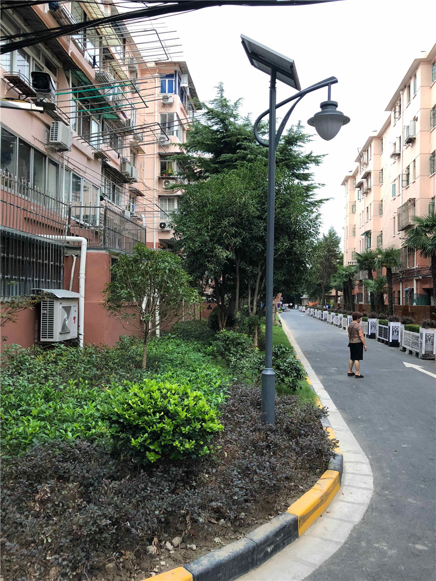 上海甘泉一村小區太陽(yáng)能路燈